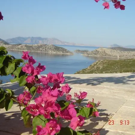 بيت للعطل Stone House