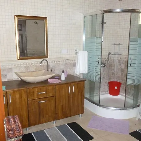 Stone House بيت للعطل سوغوت